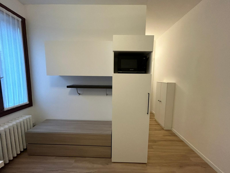 CENTRO STORICO 

Inserito in una zona centrale della città, ben abitata e comoda ai servizi.

DES...