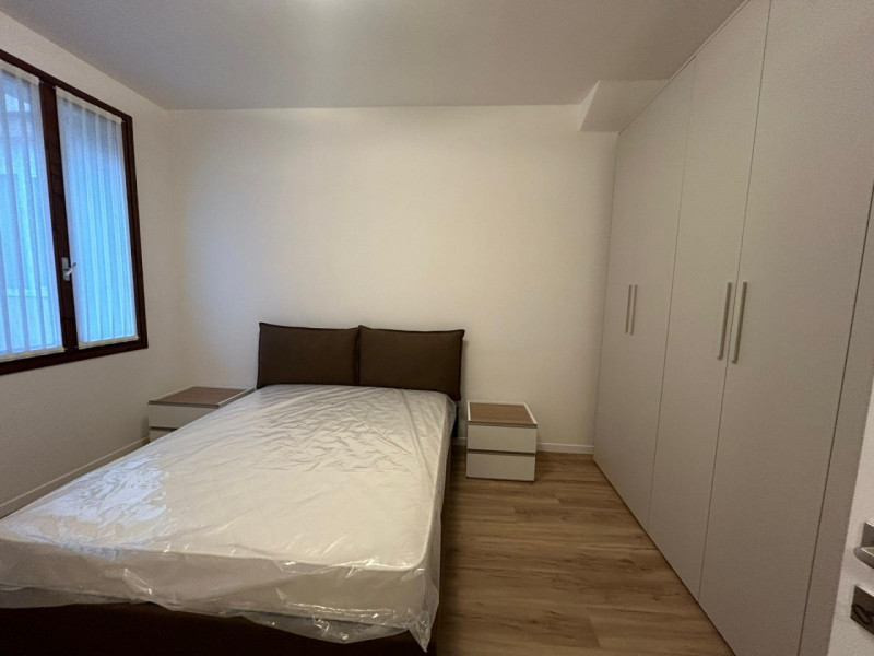 CENTRO STORICO 

Inserito in una zona centrale della città, ben abitata e comoda ai servizi.

DES...