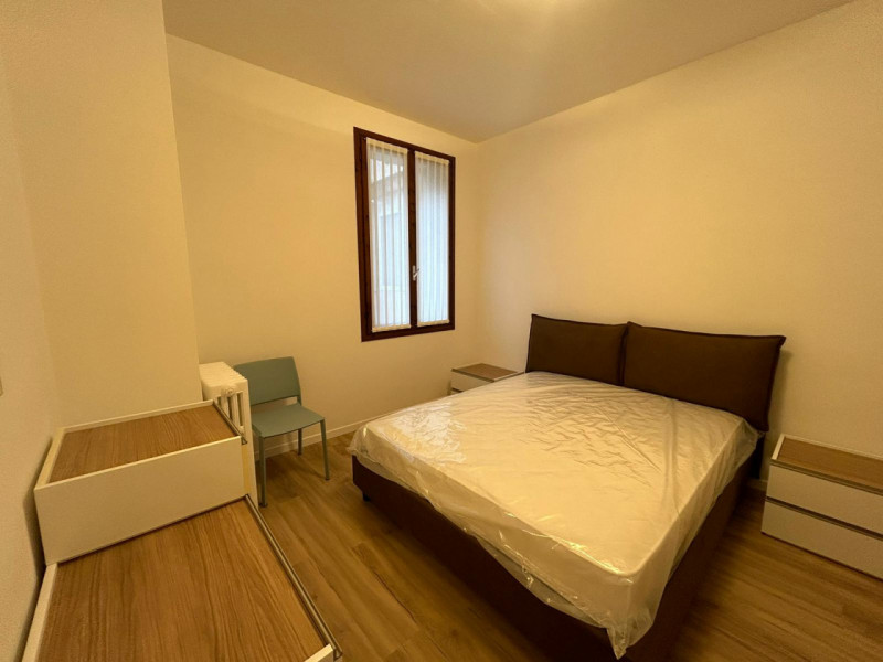 CENTRO STORICO 

Inserito in una zona centrale della città, ben abitata e comoda ai servizi.

DES...