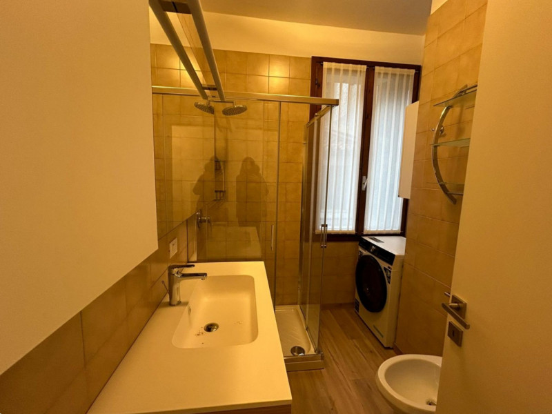 CENTRO STORICO 

Inserito in una zona centrale della città, ben abitata e comoda ai servizi.

DES...