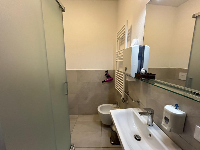 CENTRO STORICO 

Inserito in una zona centrale della città, ben abitata e comoda ai servizi.

DES...