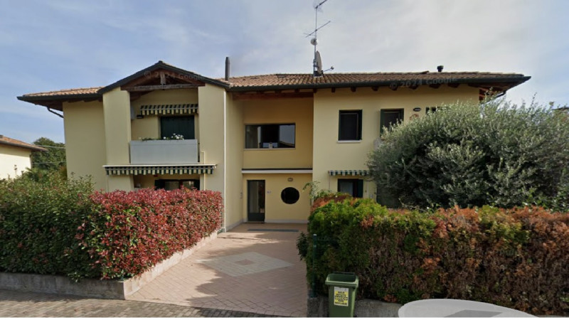 A.A. 5-252

Vendesi all'asta - appartamento al piano terra con giardino in data 10 marzo 2026

De...