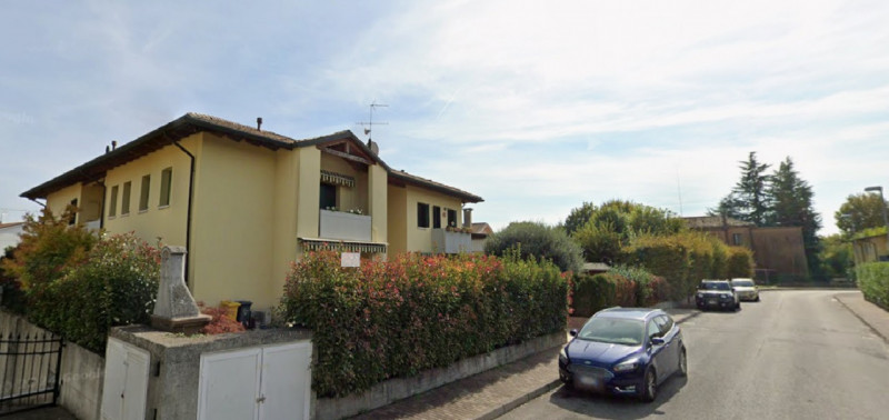 A.A. 5-252

Vendesi all'asta - appartamento al piano terra con giardino in data 10 marzo 2026

De...