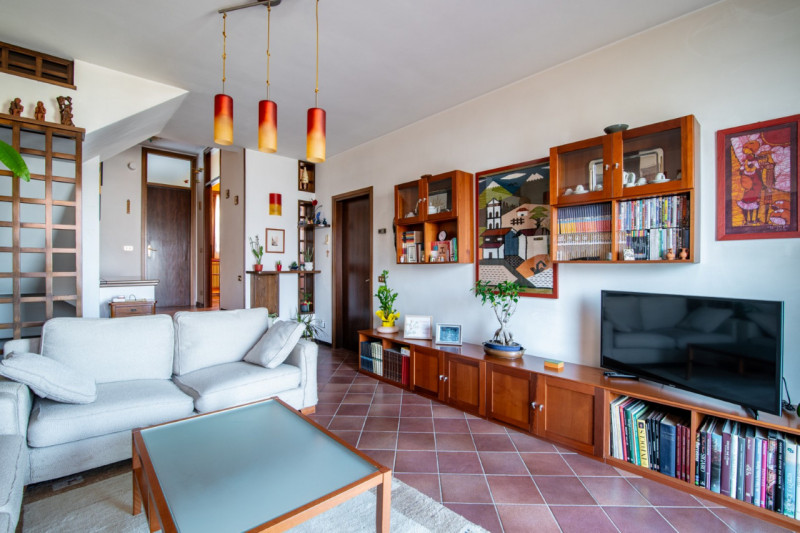 Nella tranquilla e verdeggiante zona di Bosco, nel Comune di Rubano, proponiamo in vendita casa a...