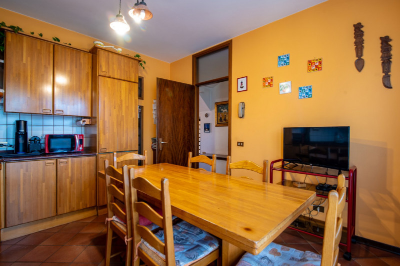 Nella tranquilla e verdeggiante zona di Bosco, nel Comune di Rubano, proponiamo in vendita casa a...