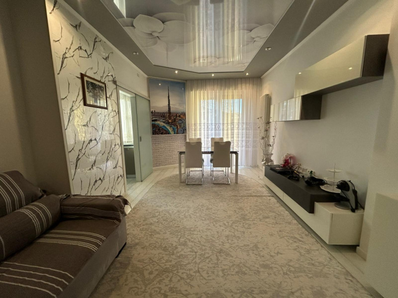 SAN BORTOLO 

Inserito in un quartiere ben abitato della città e comoda ai servizi, vicino al cen...