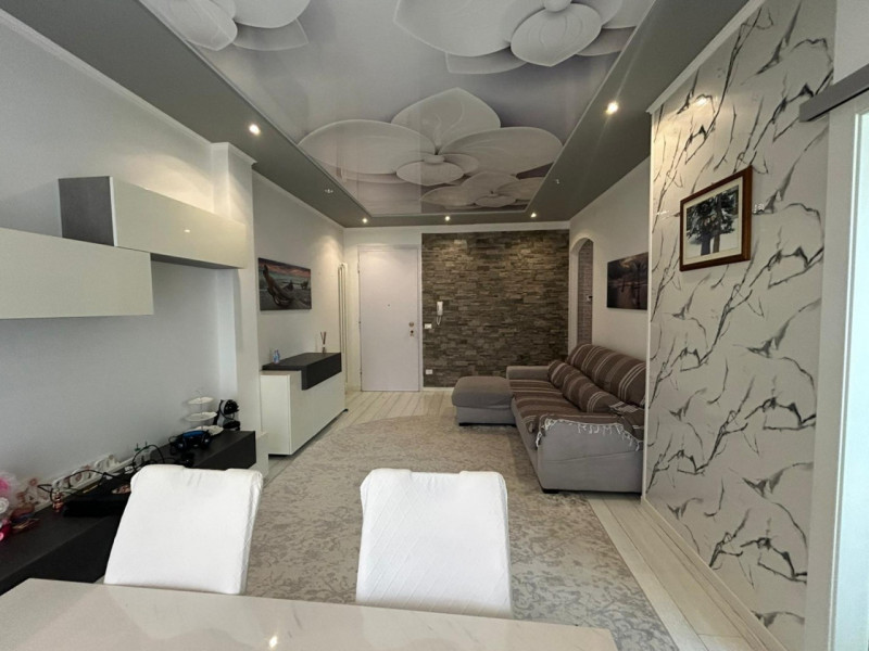 SAN BORTOLO 

Inserito in un quartiere ben abitato della città e comoda ai servizi, vicino al cen...