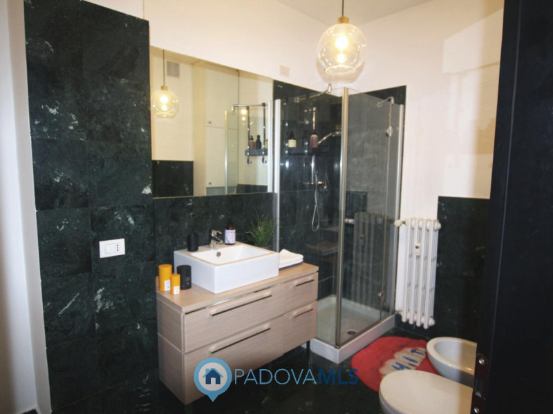 Immobile in esclusiva al Gruppo Padova MLS

Nel cuore della rinomata zona Portello Istituti di Pa...