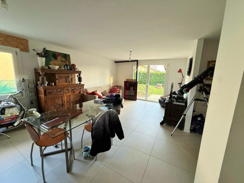 Castelfranco V.to: proponiamo in vendita una abitazione singola disposta su 2 livelli, per comple...