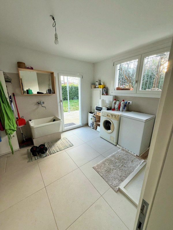 Castelfranco V.to: proponiamo in vendita una abitazione singola disposta su 2 livelli, per comple...