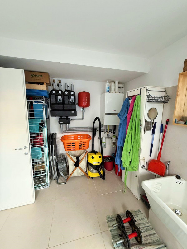 Castelfranco V.to: proponiamo in vendita una abitazione singola disposta su 2 livelli, per comple...