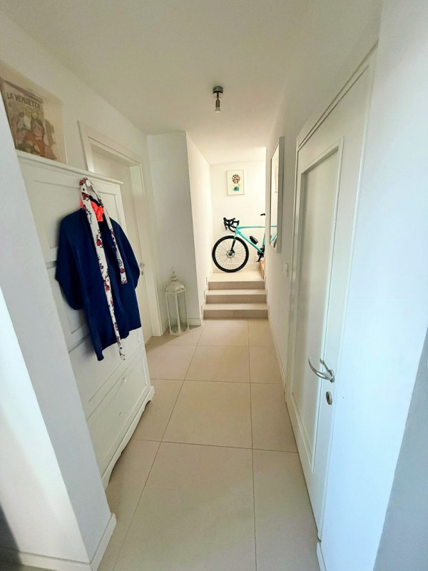 Castelfranco V.to: proponiamo in vendita una abitazione singola disposta su 2 livelli, per comple...