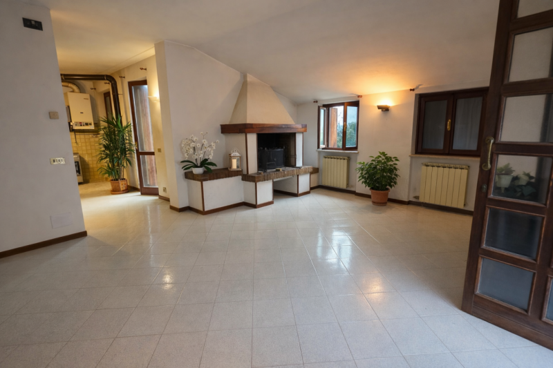 Nel cuore pulsante di Brogliano, proponiamo in vendita una splendida porzione di bifamiliare che ...