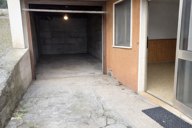 Nel cuore pulsante di Brogliano, proponiamo in vendita una splendida porzione di bifamiliare che ...