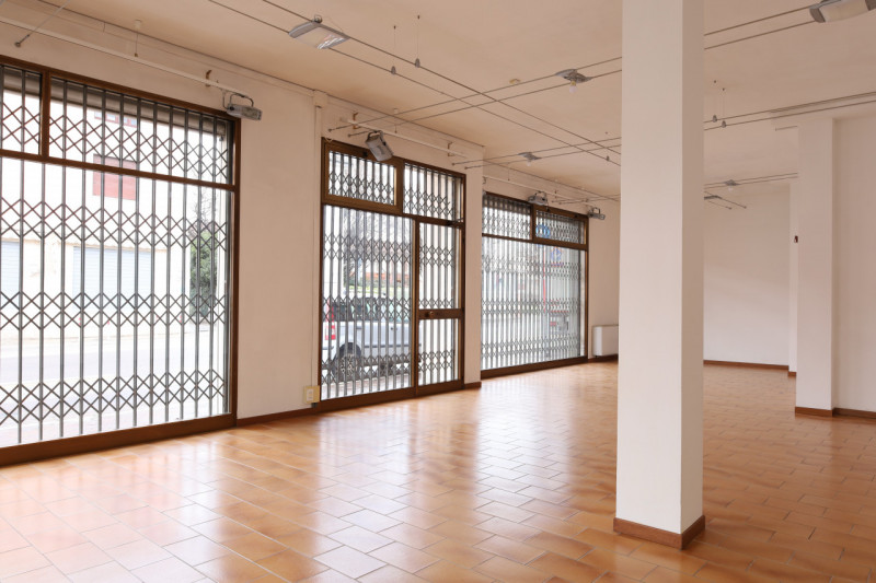 ANCONETTA

Inserito in una zona comoda a tutti i principali servizi e a pochi minuti dal centro.
...