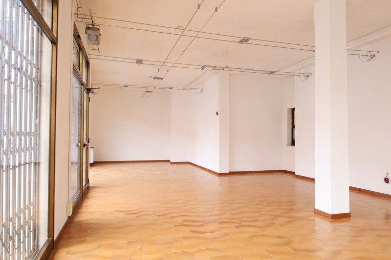 ANCONETTA

Inserito in una zona comoda a tutti i principali servizi e a pochi minuti dal centro.
...