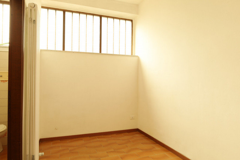 ANCONETTA

Inserito in una zona comoda a tutti i principali servizi e a pochi minuti dal centro.
...