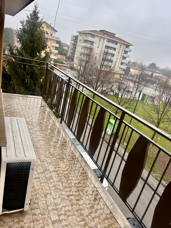 Tencarola di Selvazzano Dentro in posizione centralissima e comoda a tutti i servizi , Nicoletta ...