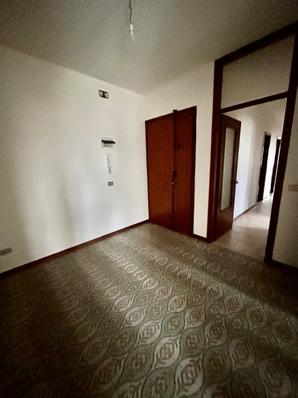 Tencarola di Selvazzano Dentro in posizione centralissima e comoda a tutti i servizi , Nicoletta ...