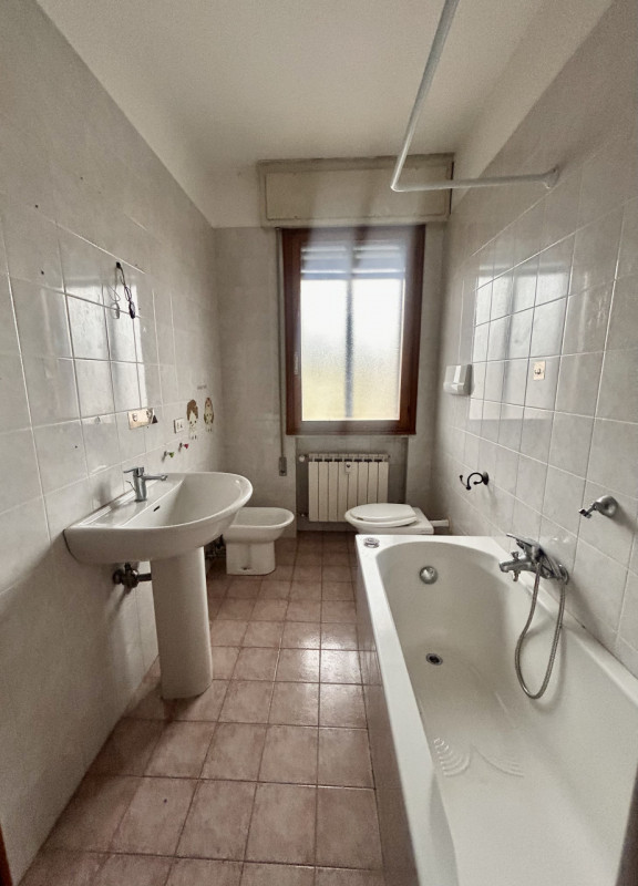 Tencarola di Selvazzano Dentro in posizione centralissima e comoda a tutti i servizi , Nicoletta ...