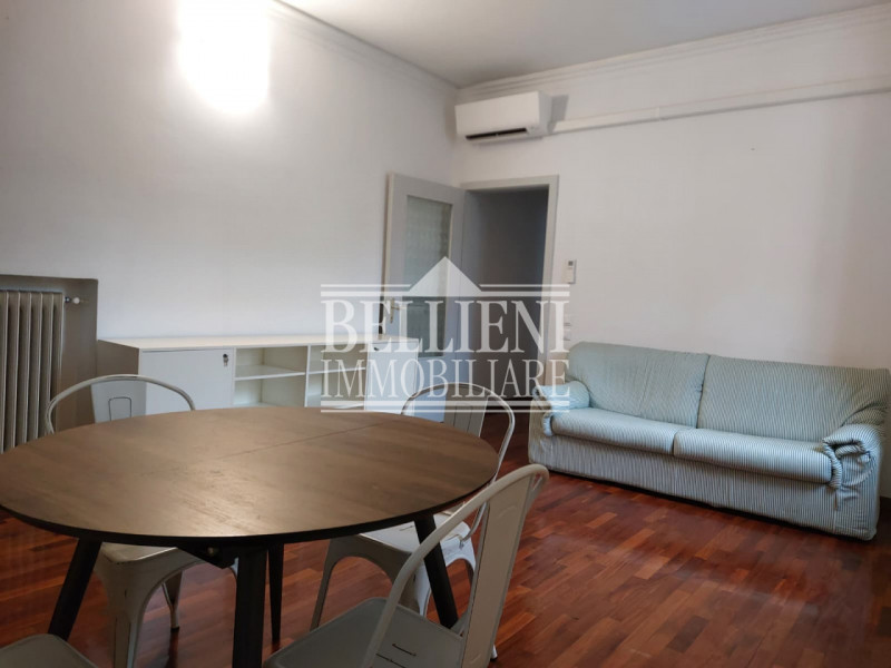 CENTRO STORICO: Nel cuore del centro storico, all’interno di un contesto signorile, proponiamo ra...