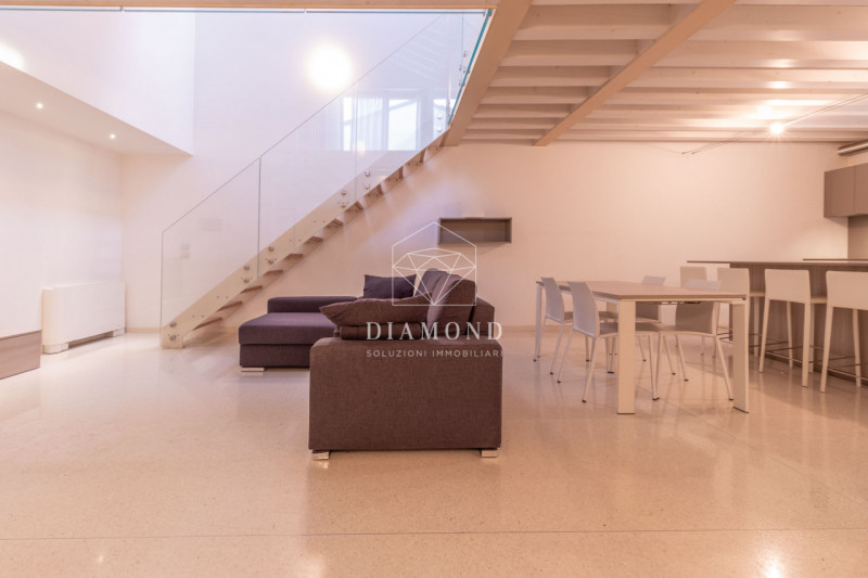 DISPONIBILE DA SUBITO.

Falzè di Trevignano: appartamento disposto su due livelli, al piano terra...