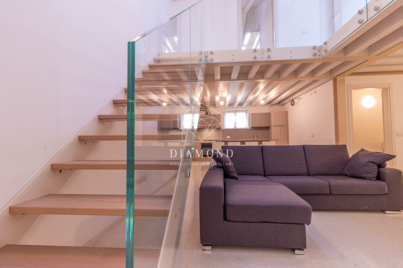 DISPONIBILE DA SUBITO.

Falzè di Trevignano: appartamento disposto su due livelli, al piano terra...