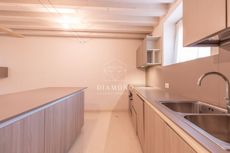 DISPONIBILE DA SUBITO.

Falzè di Trevignano: appartamento disposto su due livelli, al piano terra...