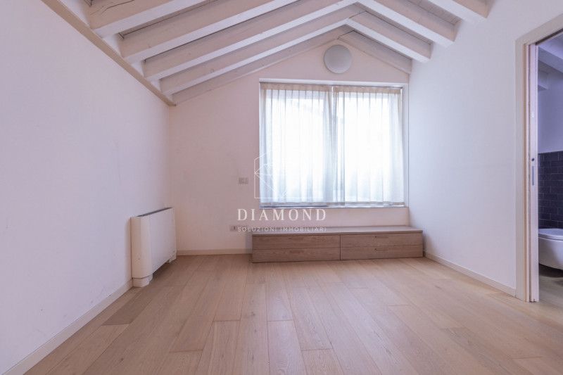 DISPONIBILE DA SUBITO.

Falzè di Trevignano: appartamento disposto su due livelli, al piano terra...