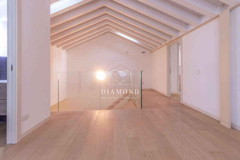 DISPONIBILE DA SUBITO.

Falzè di Trevignano: appartamento disposto su due livelli, al piano terra...