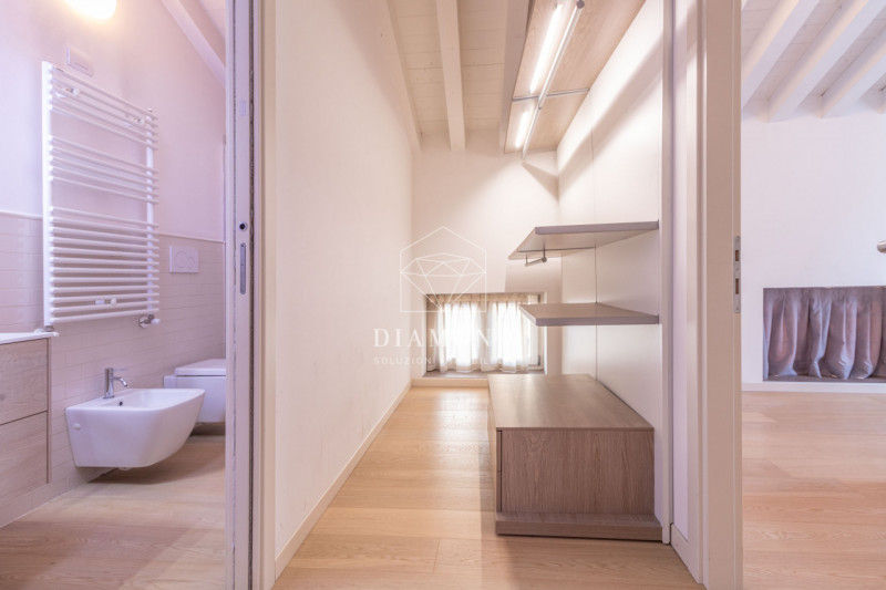 DISPONIBILE DA SUBITO.

Falzè di Trevignano: appartamento disposto su due livelli, al piano terra...