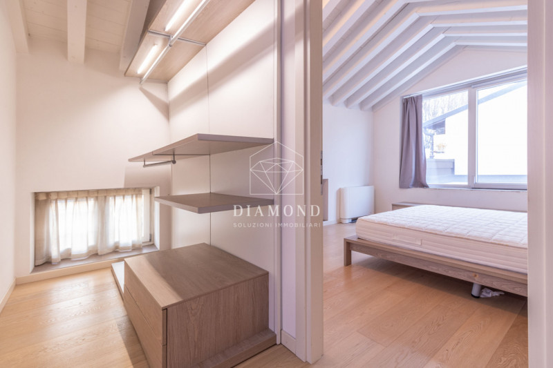 DISPONIBILE DA SUBITO.

Falzè di Trevignano: appartamento disposto su due livelli, al piano terra...