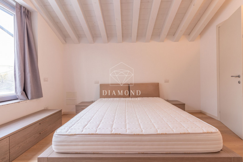 DISPONIBILE DA SUBITO.

Falzè di Trevignano: appartamento disposto su due livelli, al piano terra...