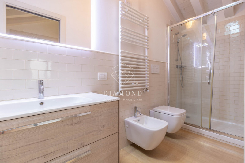 DISPONIBILE DA SUBITO.

Falzè di Trevignano: appartamento disposto su due livelli, al piano terra...