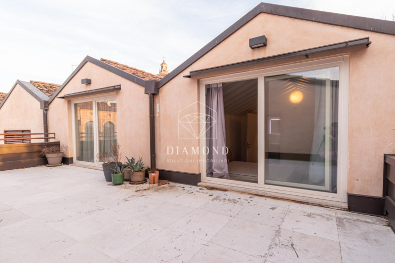 DISPONIBILE DA SUBITO.

Falzè di Trevignano: appartamento disposto su due livelli, al piano terra...