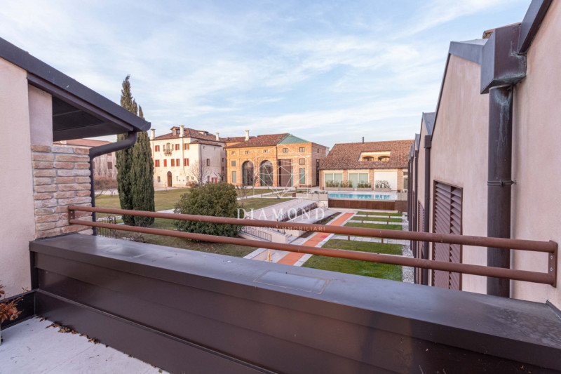 DISPONIBILE DA SUBITO.

Falzè di Trevignano: appartamento disposto su due livelli, al piano terra...