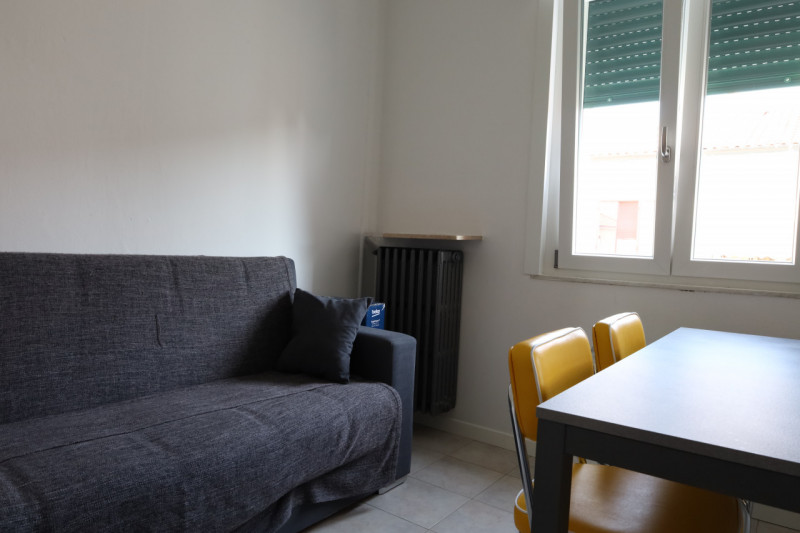 ARACELI

Inserito in un quartiere residenziale, zona ben abitata e molto tranquilla. L'appartamen...