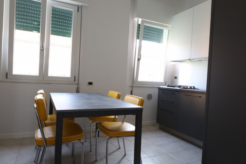 ARACELI

Inserito in un quartiere residenziale, zona ben abitata e molto tranquilla. L'appartamen...