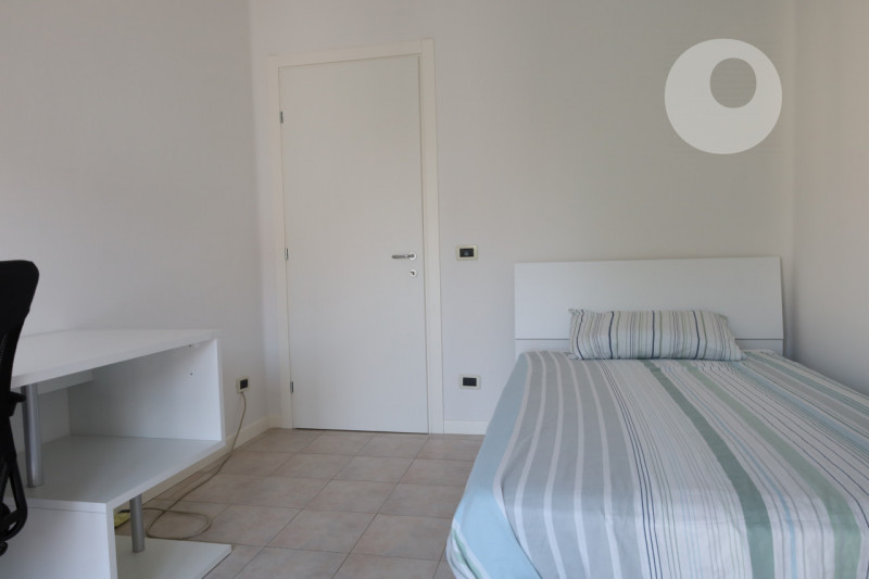 ARACELI

Inserito in un quartiere residenziale, zona ben abitata e molto tranquilla. L'appartamen...
