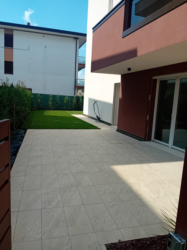 Situato nel cuore di Abano Terme, a soli cinque minuti a piedi dal vivace centro pedonale, questo...