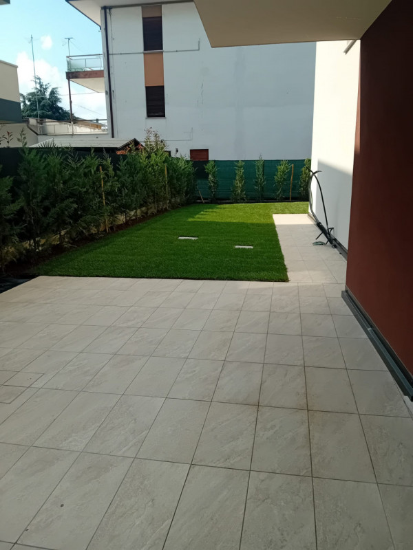 Situato nel cuore di Abano Terme, a soli cinque minuti a piedi dal vivace centro pedonale, questo...