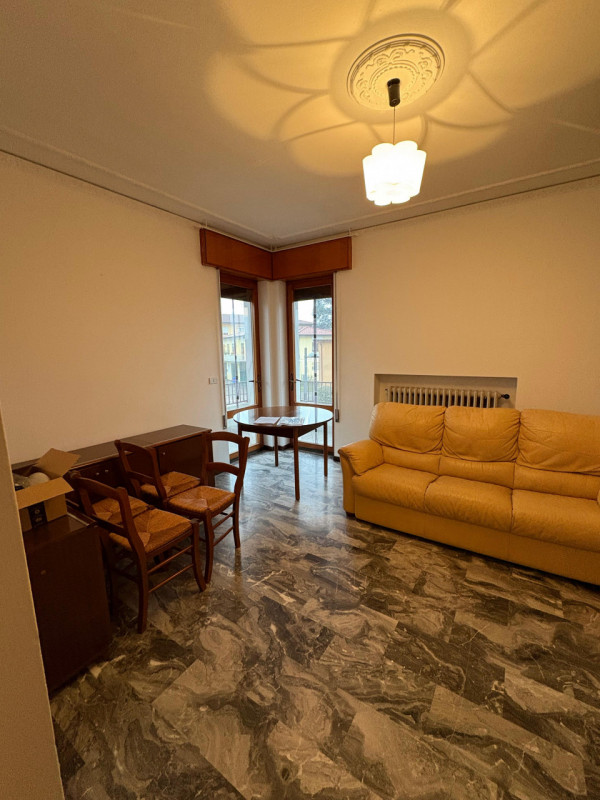 SELVAZZANO DENTRO - AFFITTASI , SOLO REFERENZIATI , APPARTAMENTO IN PICCOLO STABILE CON INGRESSO ...