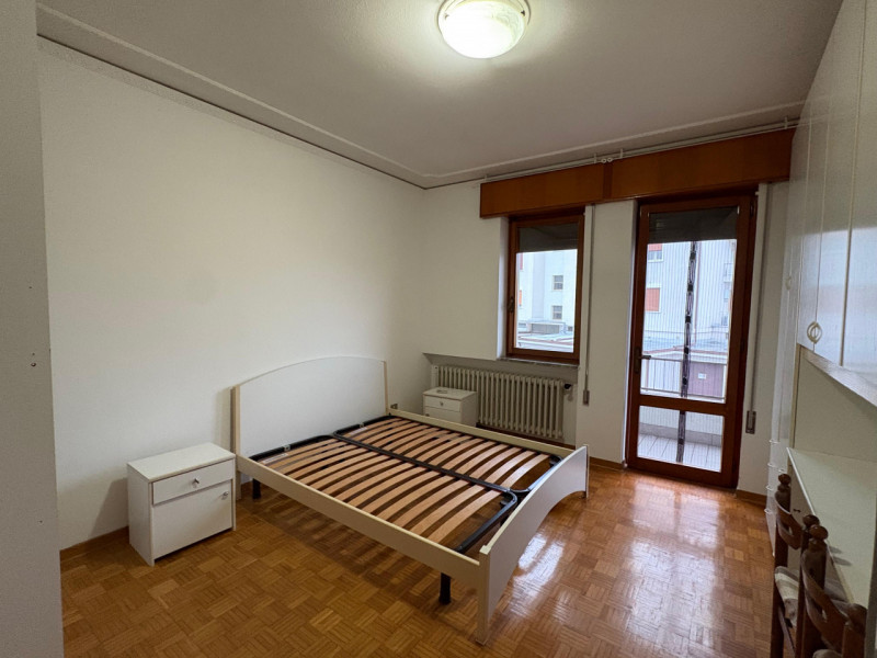 SELVAZZANO DENTRO - AFFITTASI , SOLO REFERENZIATI , APPARTAMENTO IN PICCOLO STABILE CON INGRESSO ...