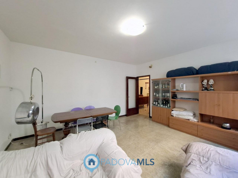 Immobile in esclusiva al Gruppo Padova MLS
PIAZZE – 2 CAMERE PER INVESTIMENTO €.265.000

Nel cuor...
