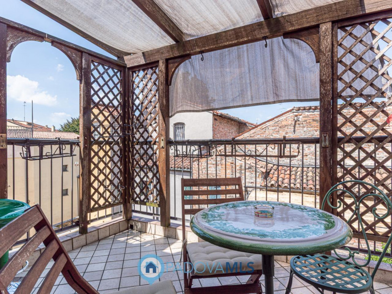 Immobile in esclusiva al Gruppo Padova MLS
Situato nel cuore pulsante del Centro Storico di Padov...