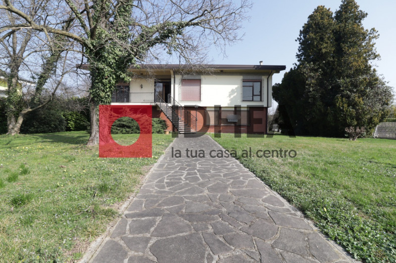 MONIGO-TREVISO
"RIF:APM1"

L'agenzia immobiliare Idhea di Villorba ha il piacere di presentarvi q...