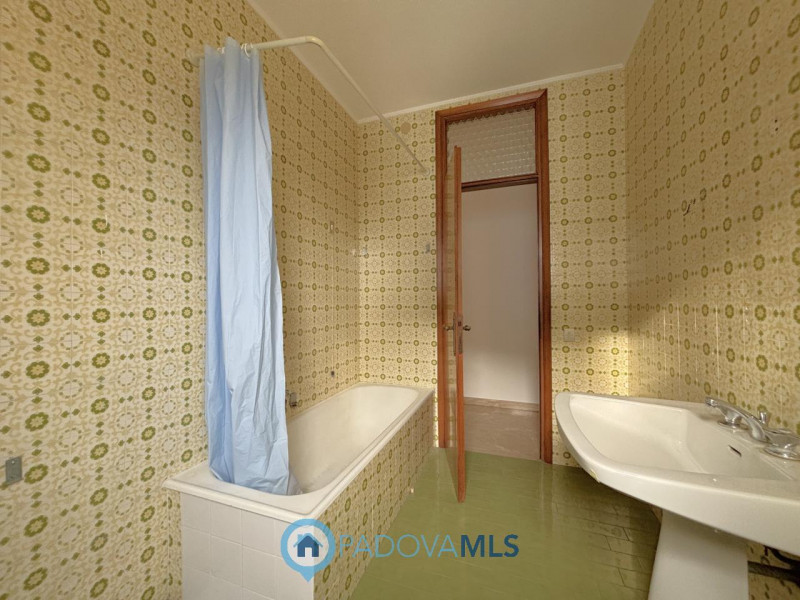 Immobile in esclusiva al Gruppo Padova MLS
In bella posizione residenziale, proponiamo appartamen...