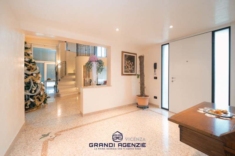 Situata in un contesto residenziale servito e apprezzato per la sua tranquillità, a Cavazzale di ...