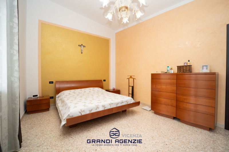 Situata in un contesto residenziale servito e apprezzato per la sua tranquillità, a Cavazzale di ...