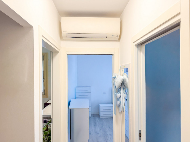 (PER INFO Vittorio 3517343301) Proponiamo in vendita un elegante appartamento trilocale di circa ...